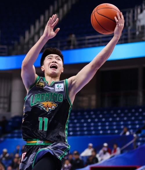 重庆文理力克深圳大学迎来2连胜周思蕴11+20+6秋菊20+9